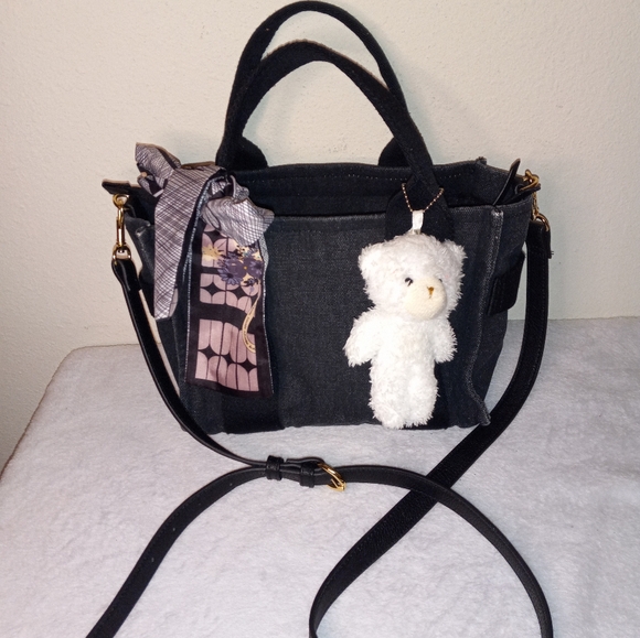 Universal Thread Small Black Tote With Detachable Crossbody Strap - Picture 1 of 9